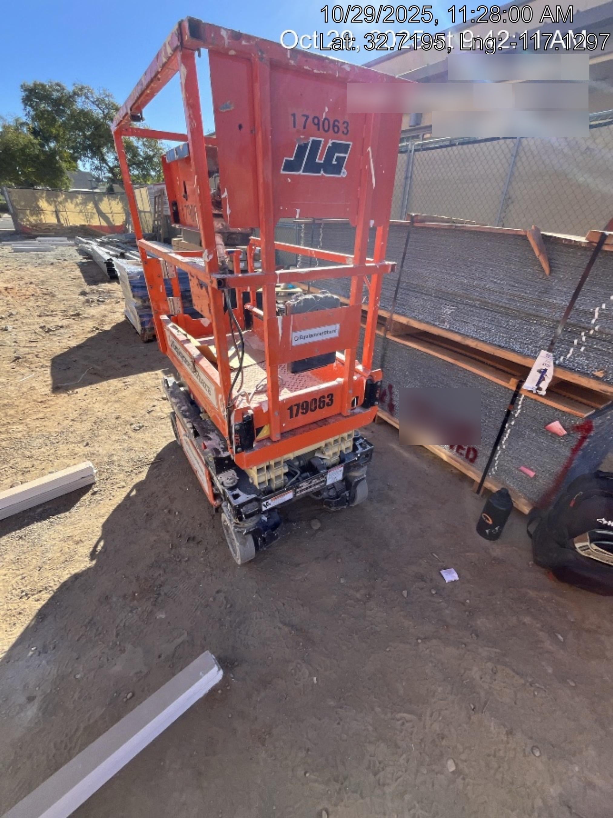 2021 JLG ES1330L