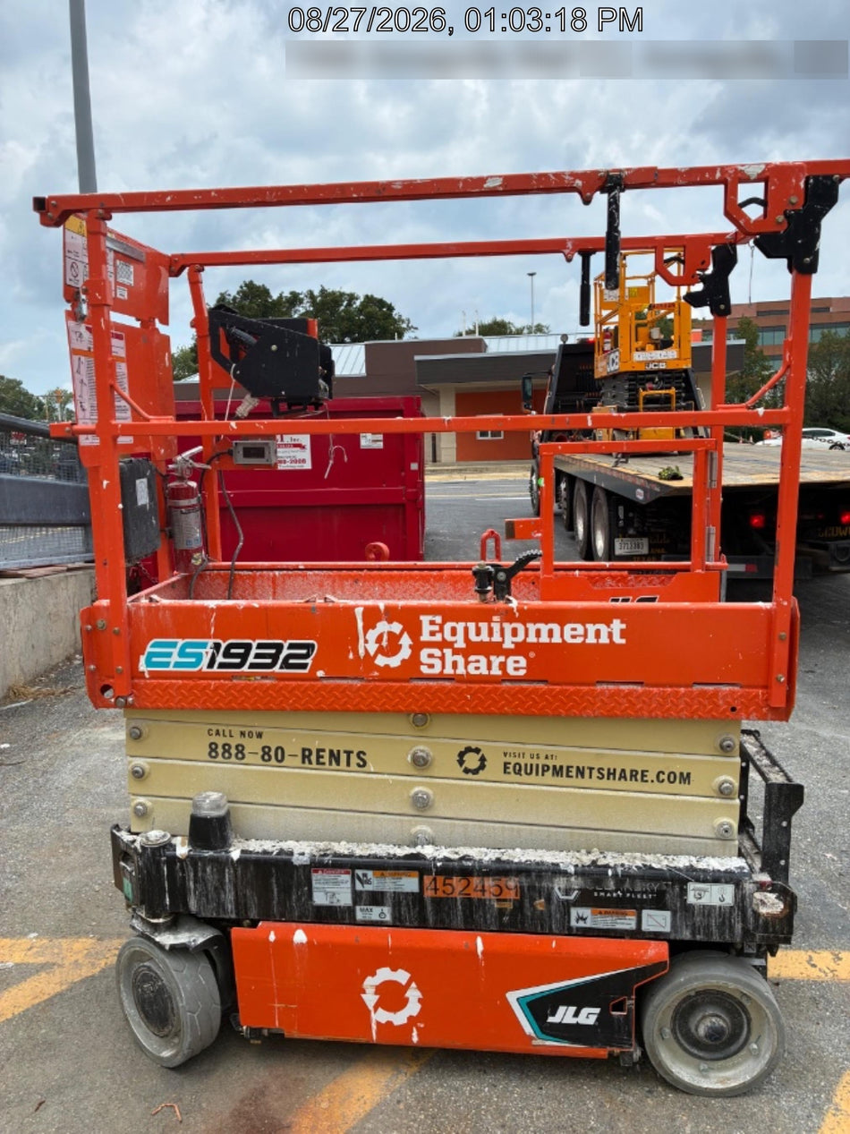 2024 JLG ES1932