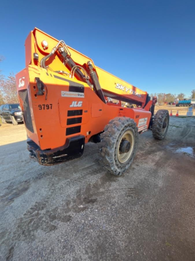 2018 SKYTRAK 8042