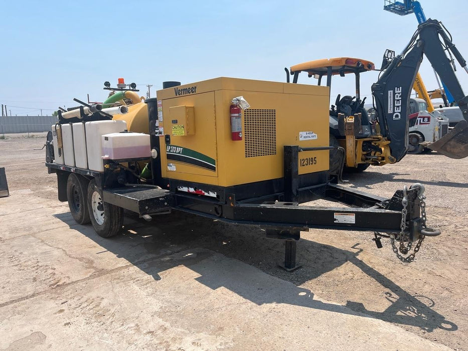 2021 Vac-Tron LP573XDT 500 Gallon Debris Tank w/ Hydraulic Tilt, two (2) 100 Gallon Water Tanks, Low Profile Torsion Axles (12,000 GVWR)