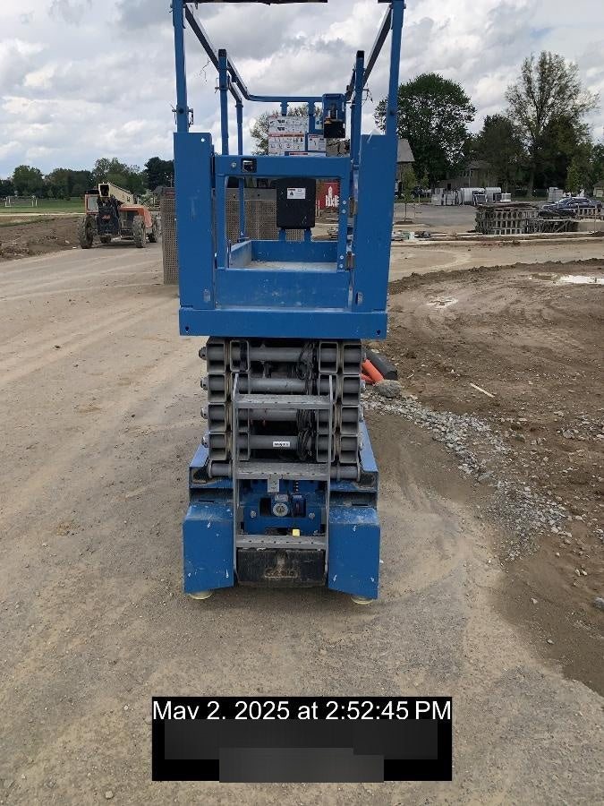 2022 GENIE GS-3232