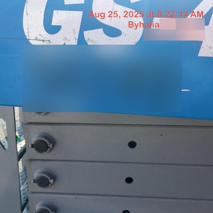 2019 Genie GS-4047 Folding rails with half height swing gate