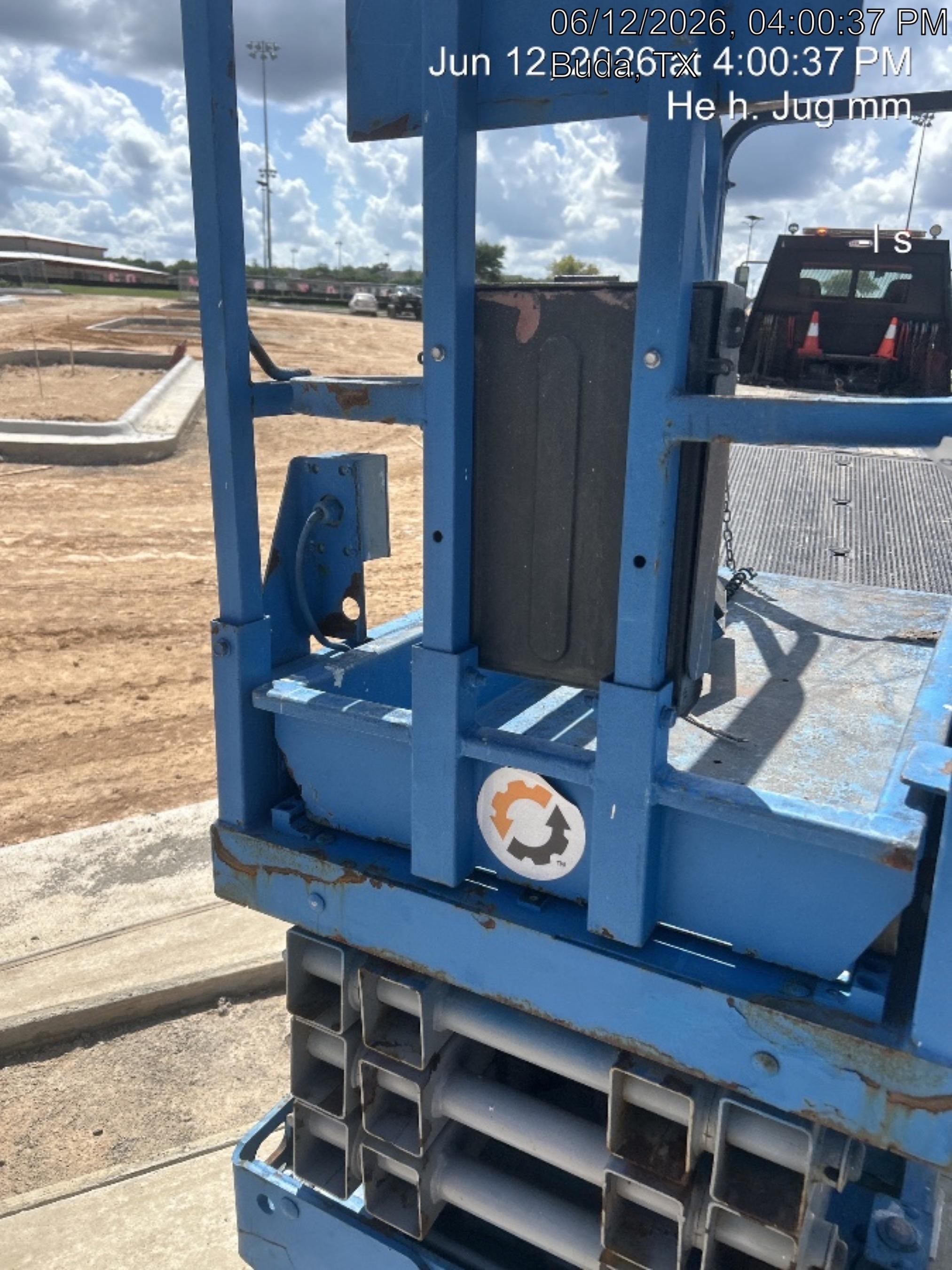 2017 Genie GS-1930 Genie GS-1930 Lift w/Fixed Rail and Chain Entry