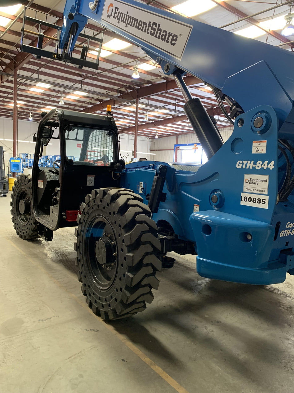 2021 GENIE GTH-844