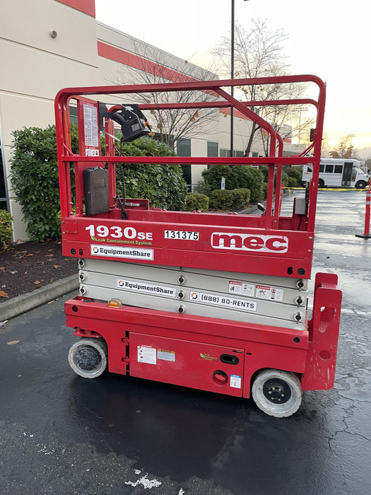 2020 Skyjack SJIII-3219 Solid NM Tires, Half height spring hinged entry gate, Dual Beacons, 800W Inverter