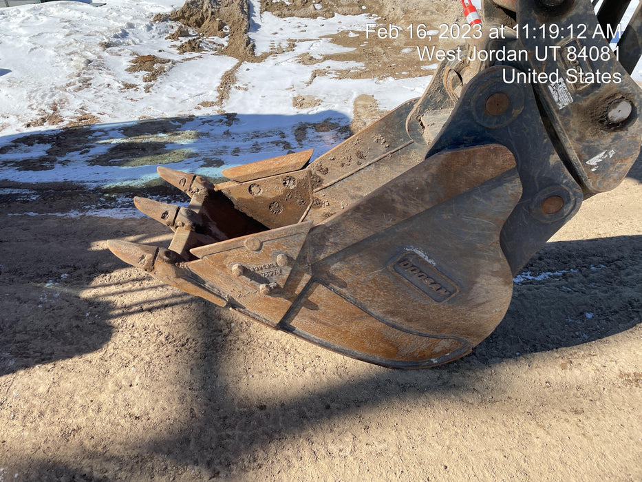 2020 DOOSAN 24" Bucket-Doosan