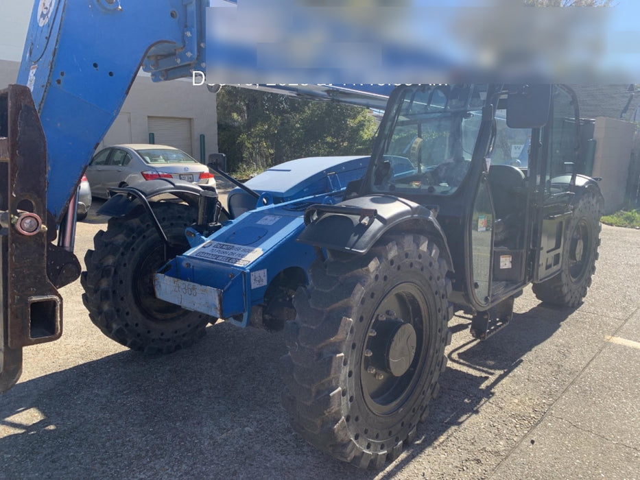 2019 Genie GTH-844 Genie GTH-844 w/Enclosed Cab w/HVAC, Work Lights, Solid Tires, Beacon, 60" Carriage and Forks