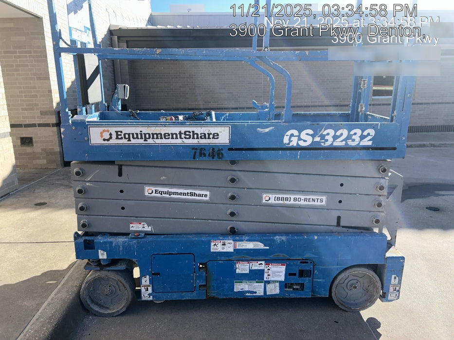 2017 Genie GS-3232 Genie GS3232 Lift w/Folding Rails and Swing Gate