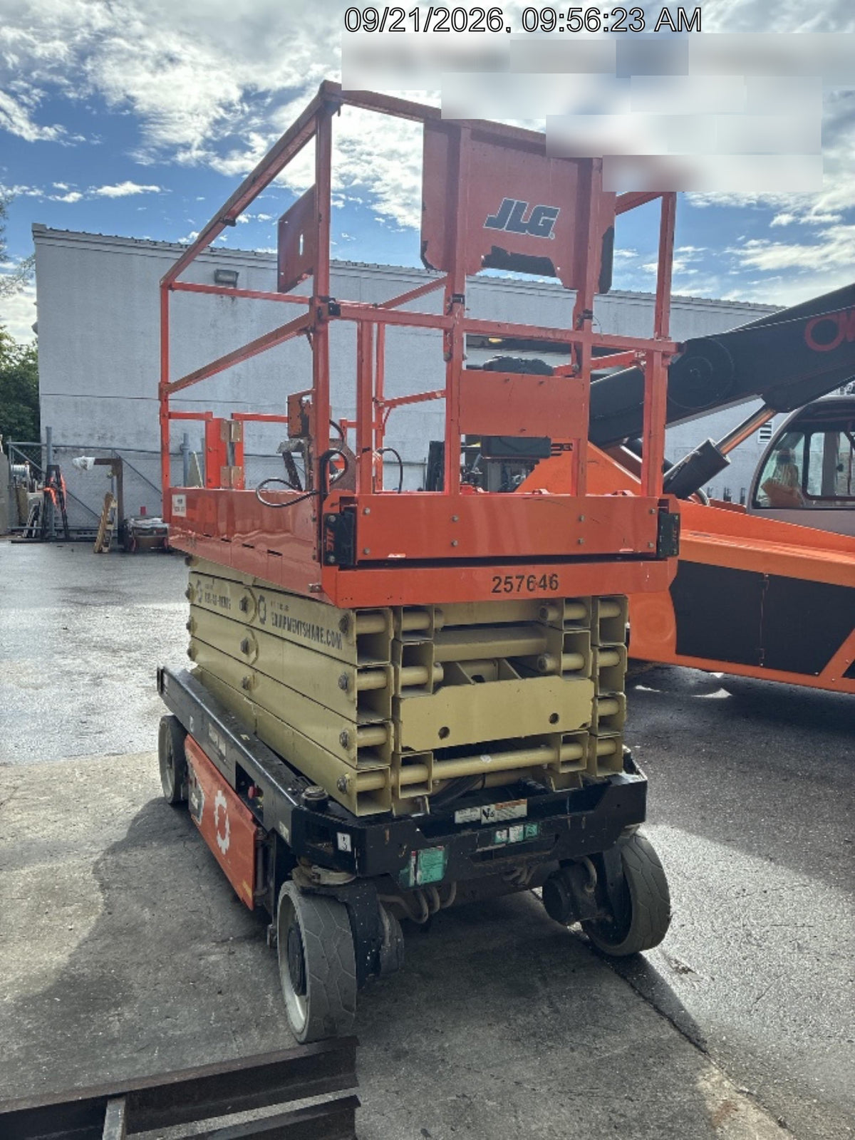 2022 JLG ES3246