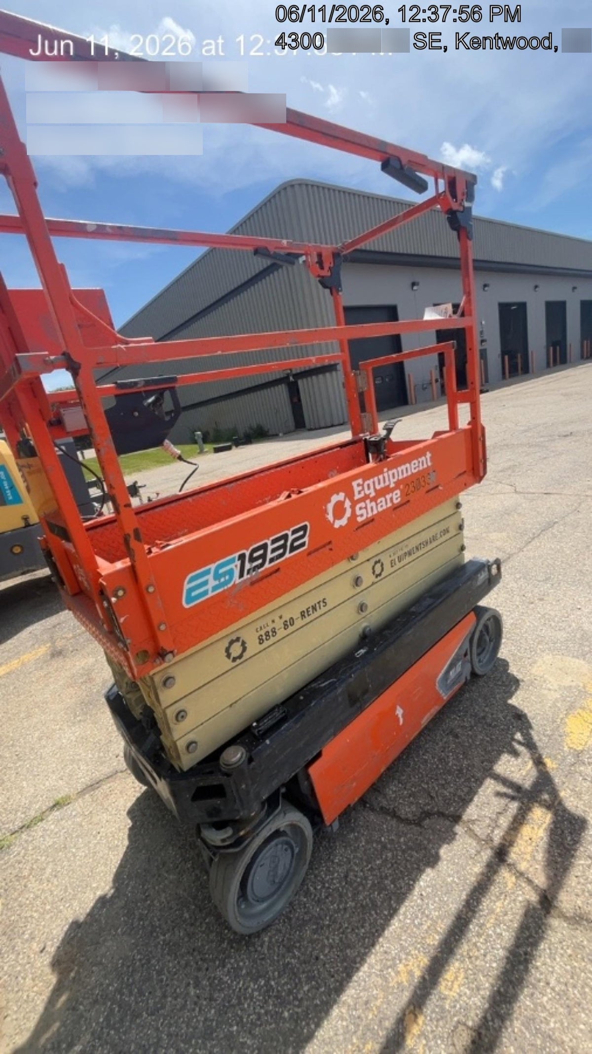 2022 JLG ES1932
