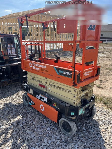 2025 JLG ES1932