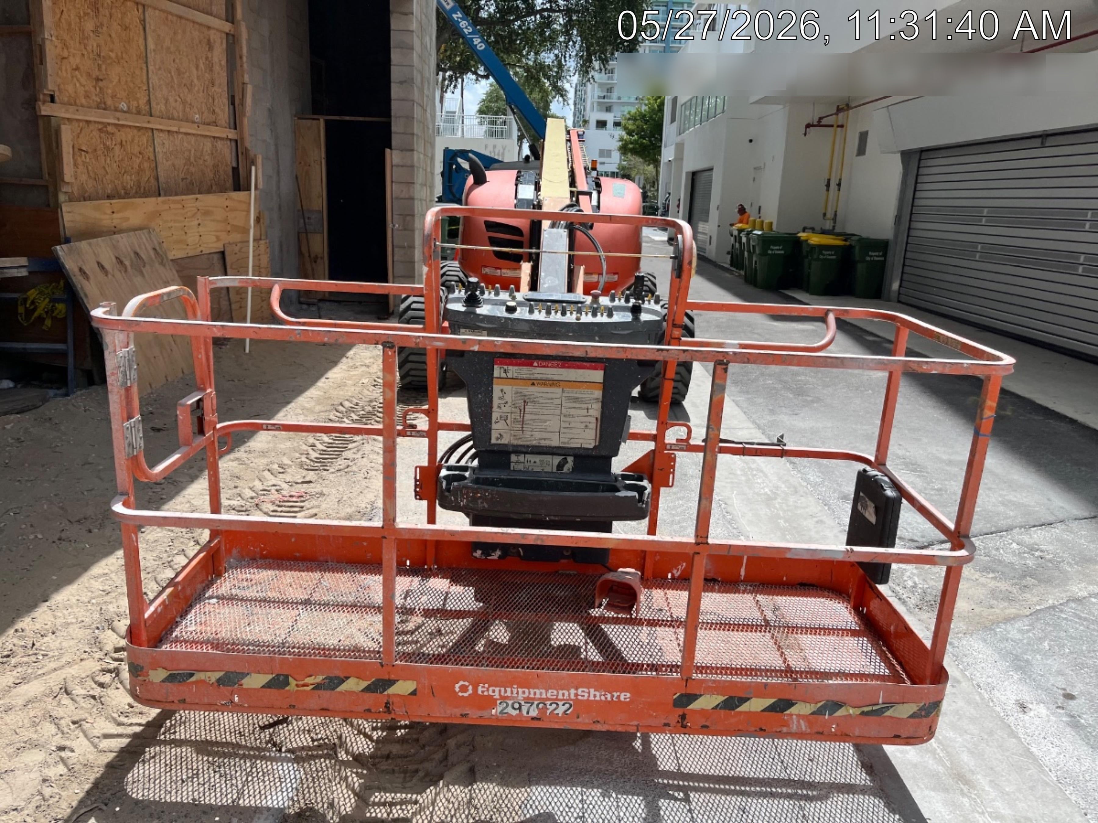 2023 JLG 600AJ