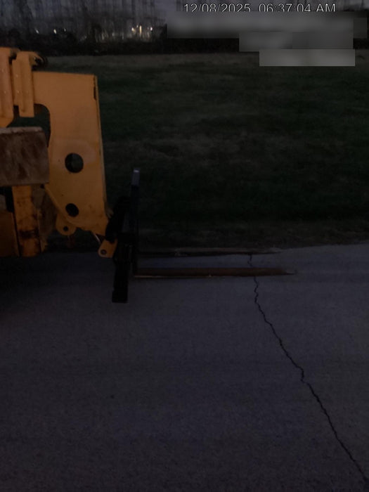 2019 JCB 512-56 Canopy, 109 HP, Solid Tires, STD Worklight, Beacon, Aux Hydraulics, Lifting Eye, Back up Alarm w/66" Carriage/60" Forks