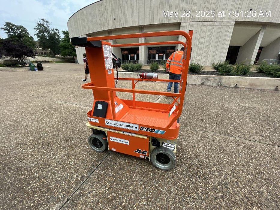 2024 JLG 1230ES