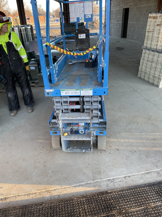 2019 Genie GS-1930 Fixed Rails with Chain Entry