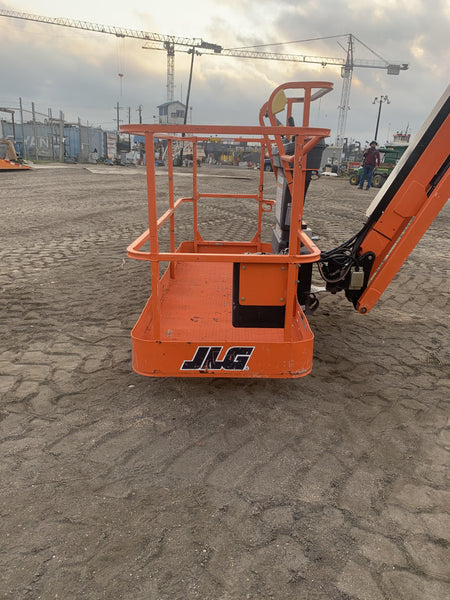 2019 JLG 860SJ