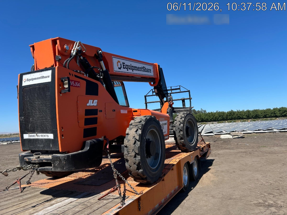 2020 Skytrak 8042 Cab/Heat/Air, Solid Tires, Work Lights, Beacon, Aux Hydraulics, Back up Alarm, Lifting Eye, ES Decals