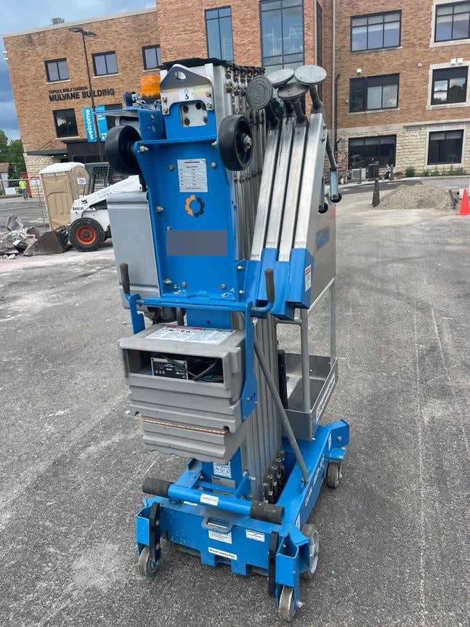 2020 GENIE AWP-30S