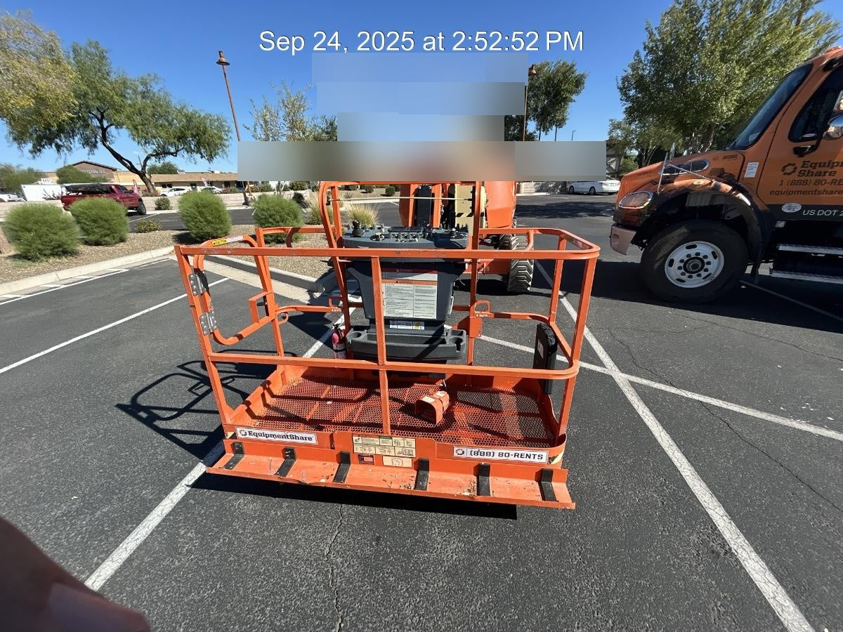 2021 JLG 450AJ