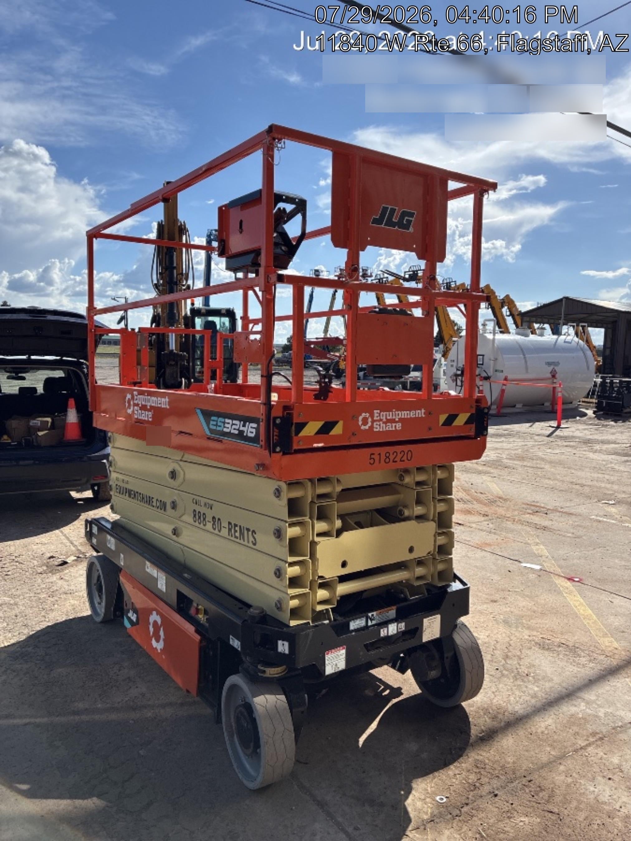 2025 JLG ES3246