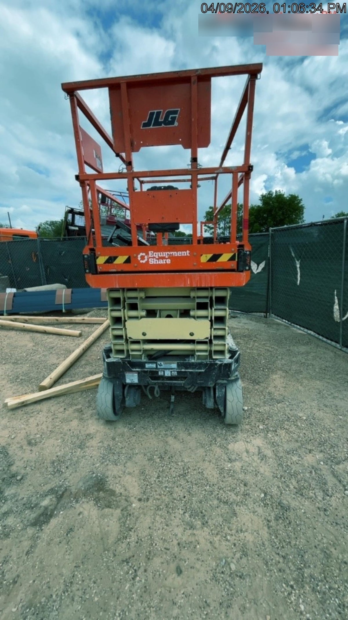 2023 JLG ES3246