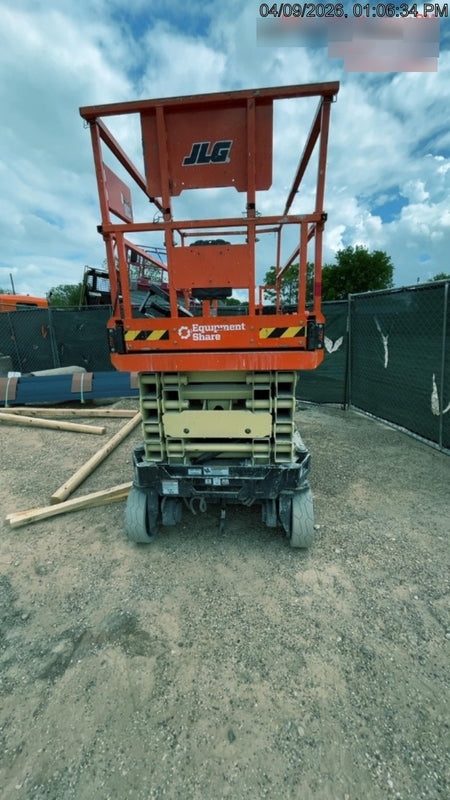 2023 JLG ES3246