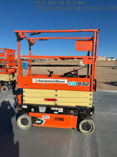 2021 JLG ES1932