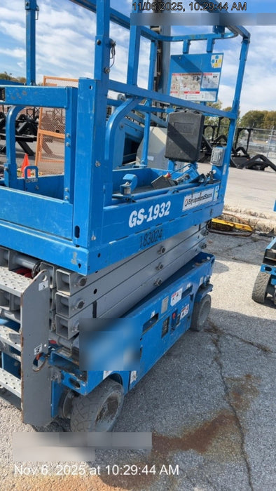2021 GENIE GS-1932