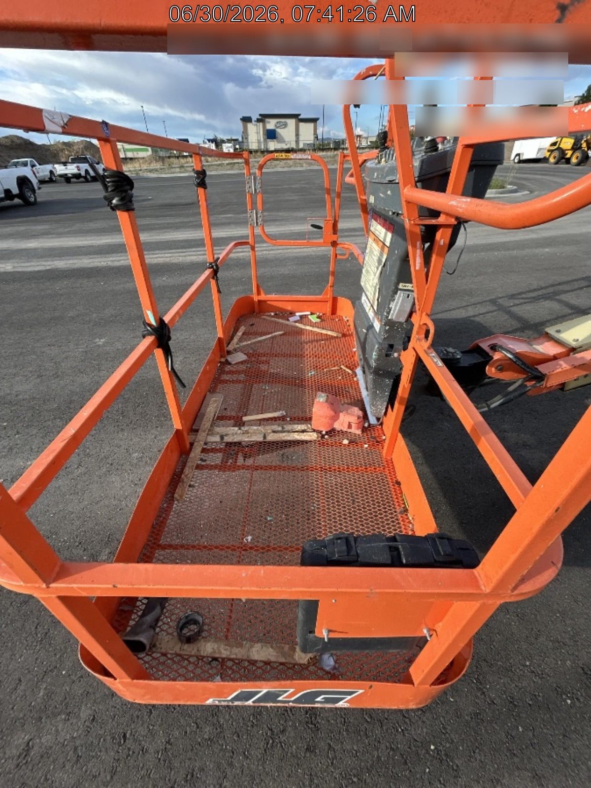 2019 JLG 400S