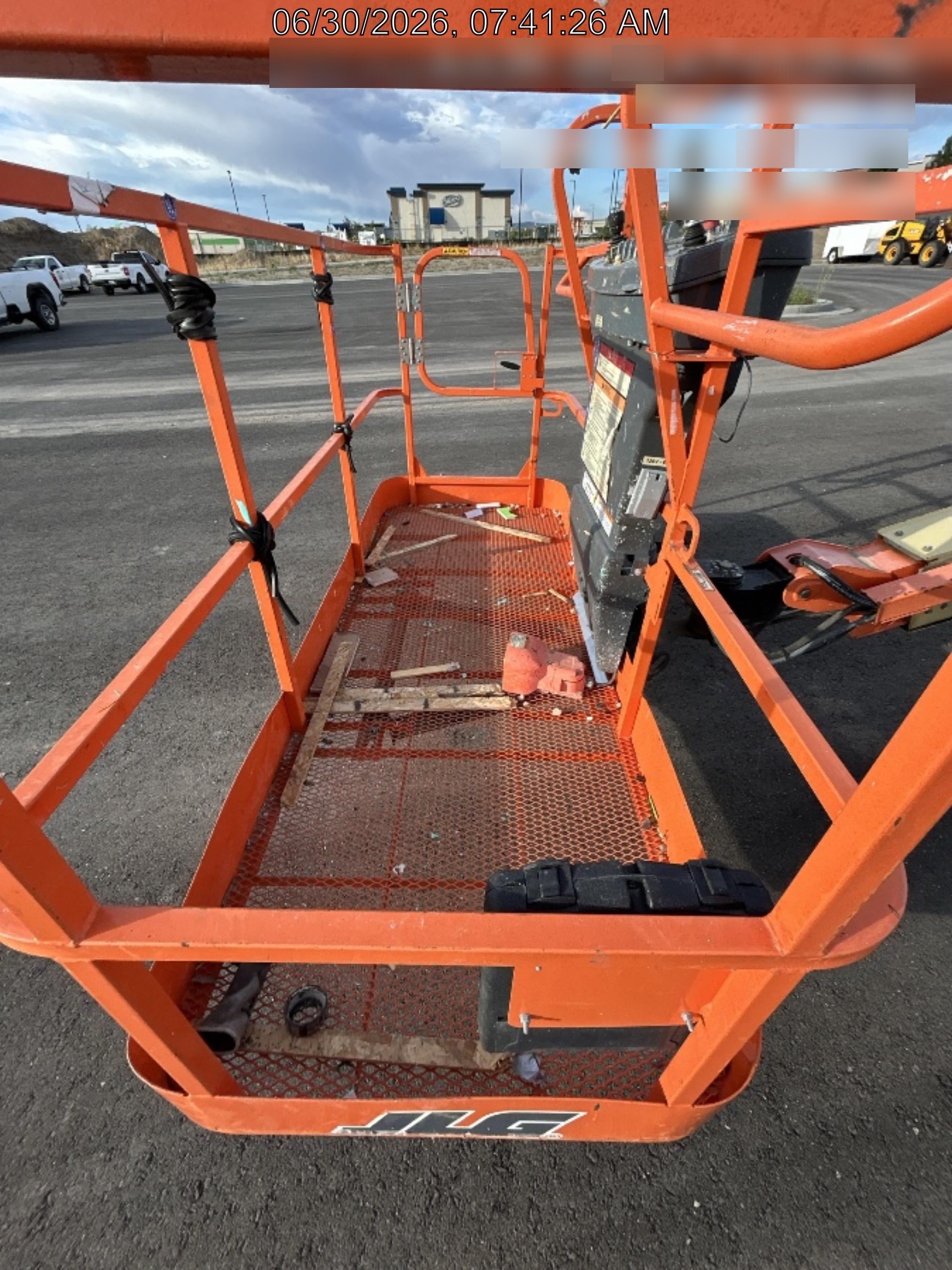 2019 JLG 400S