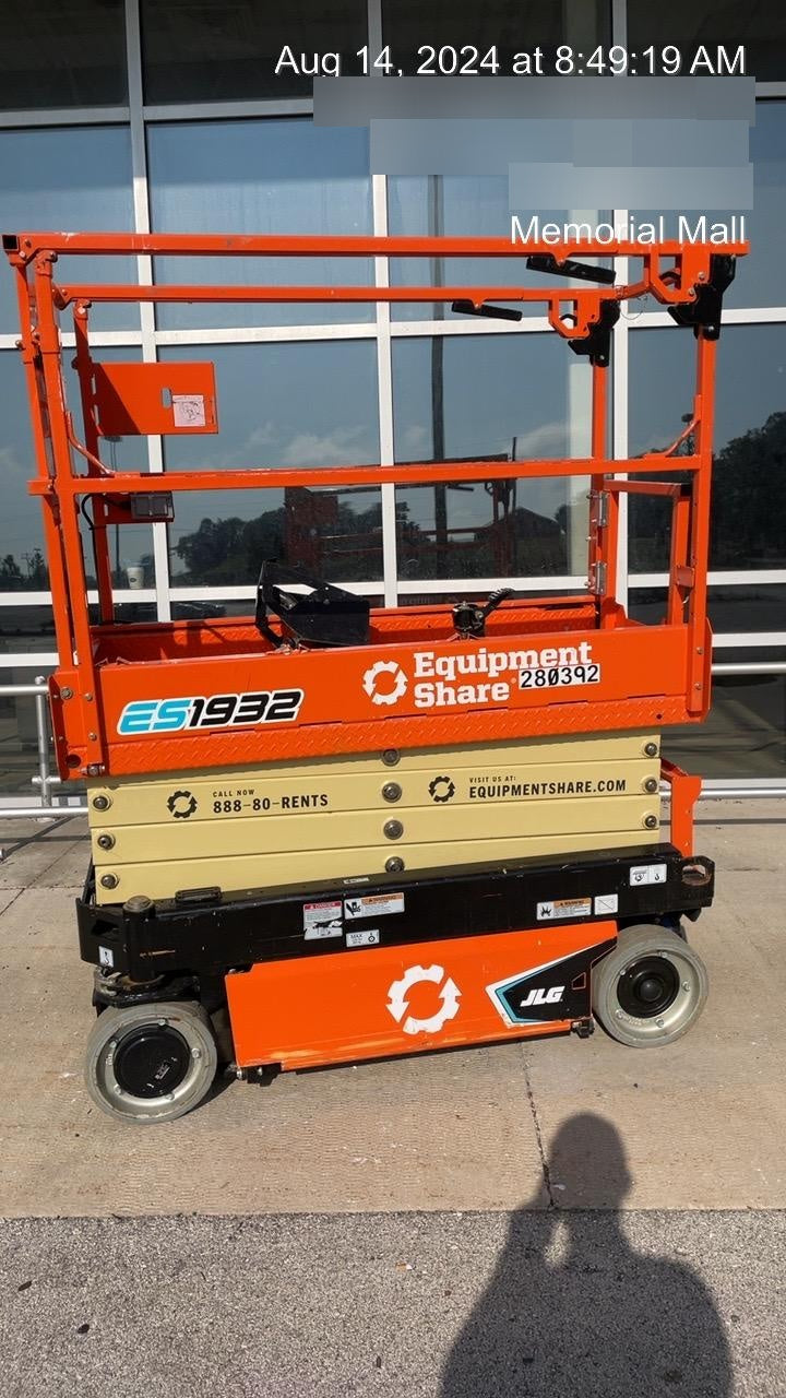 2022 JLG ES1932