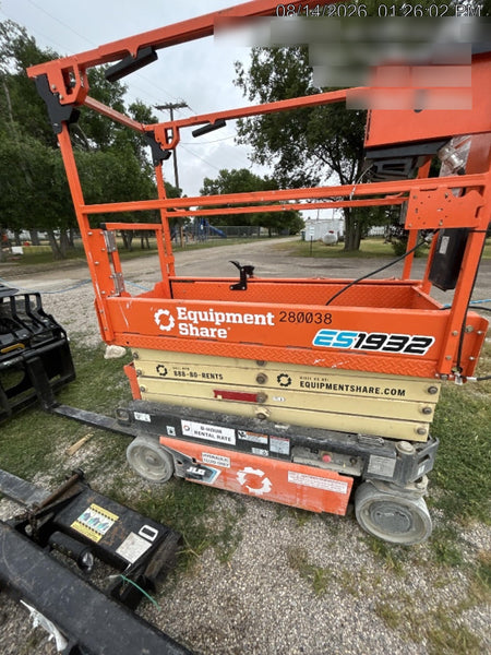 2022 JLG ES1932
