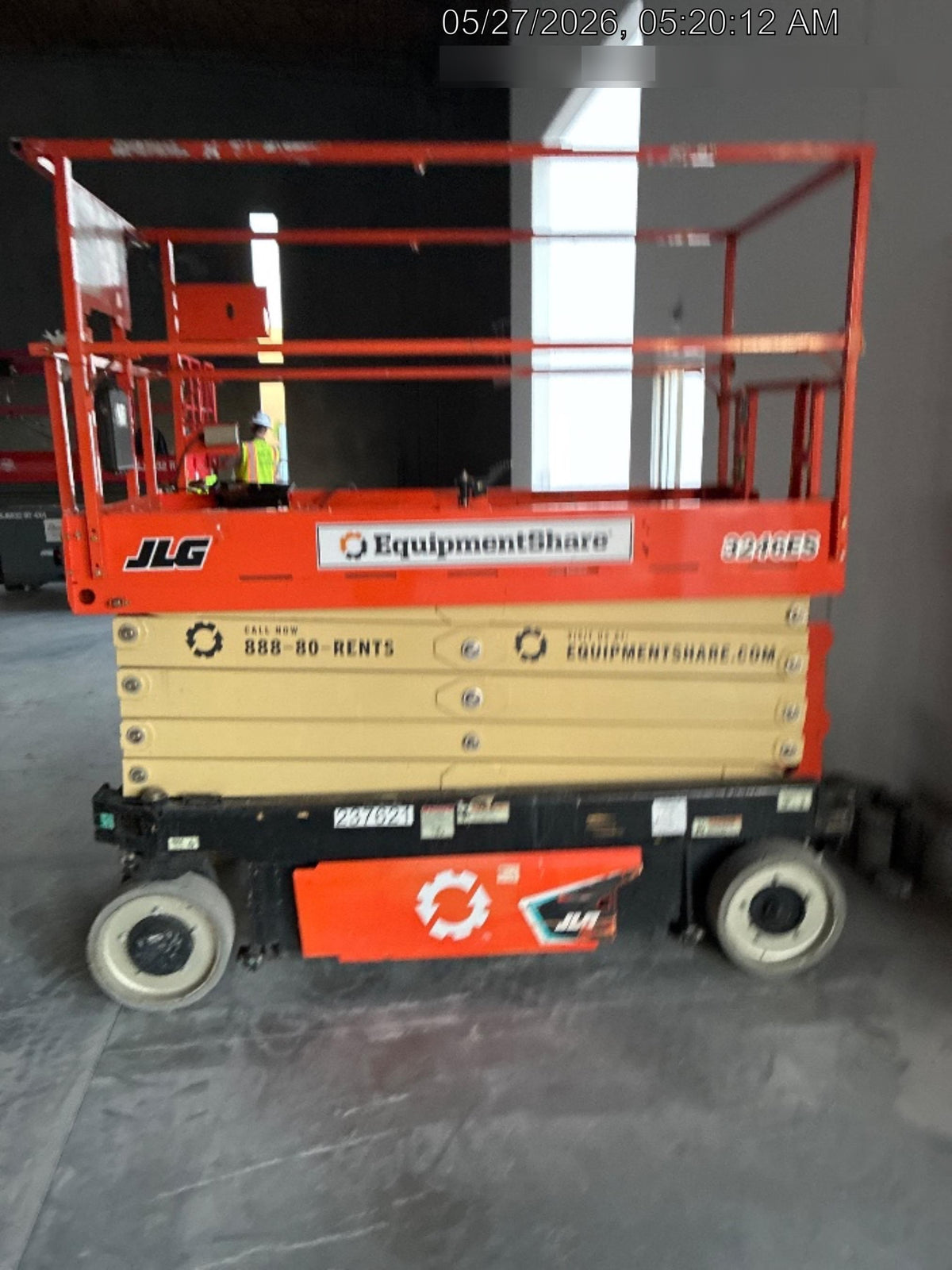 2022 JLG ES3246
