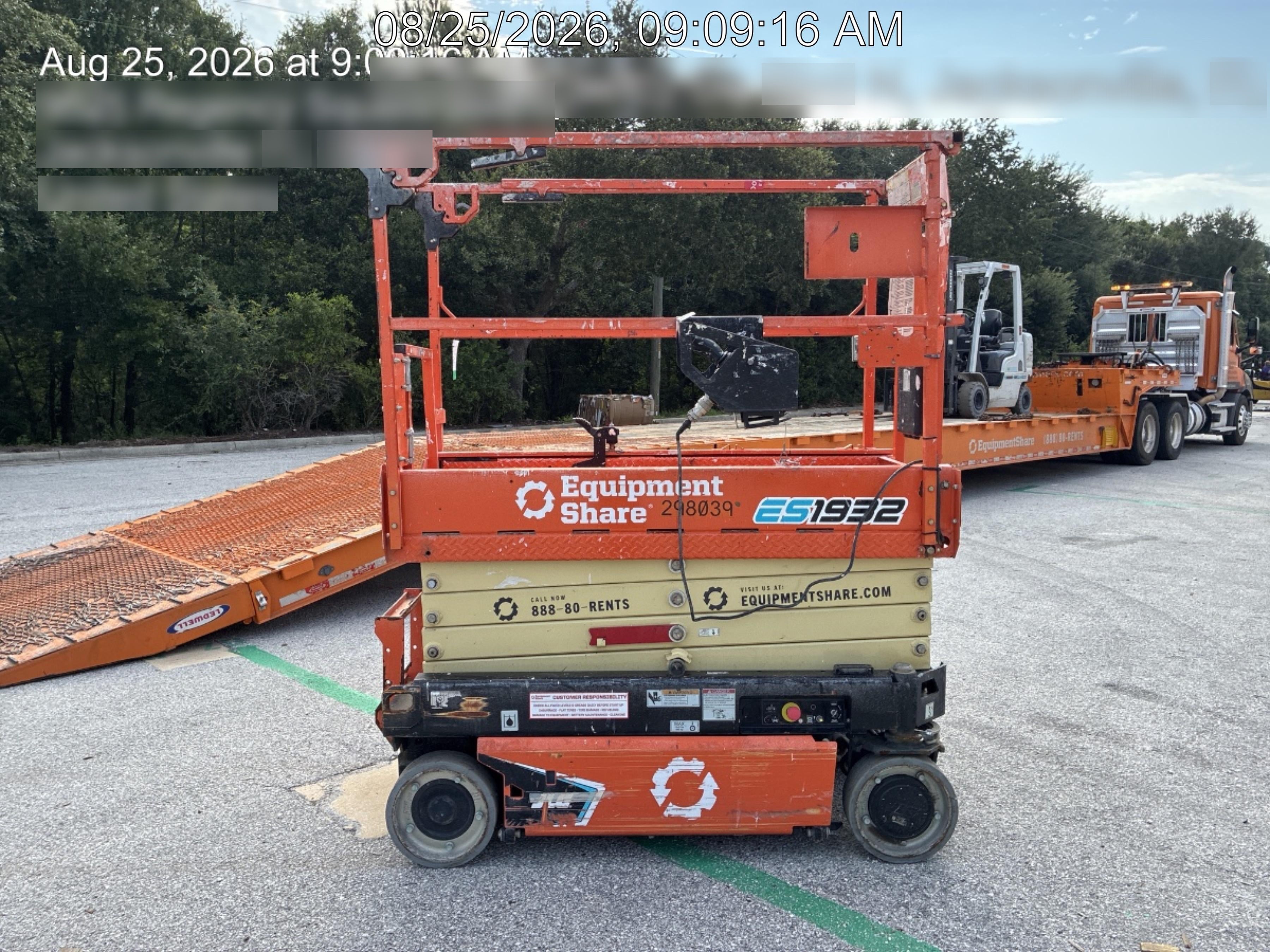 2023 JLG ES1932