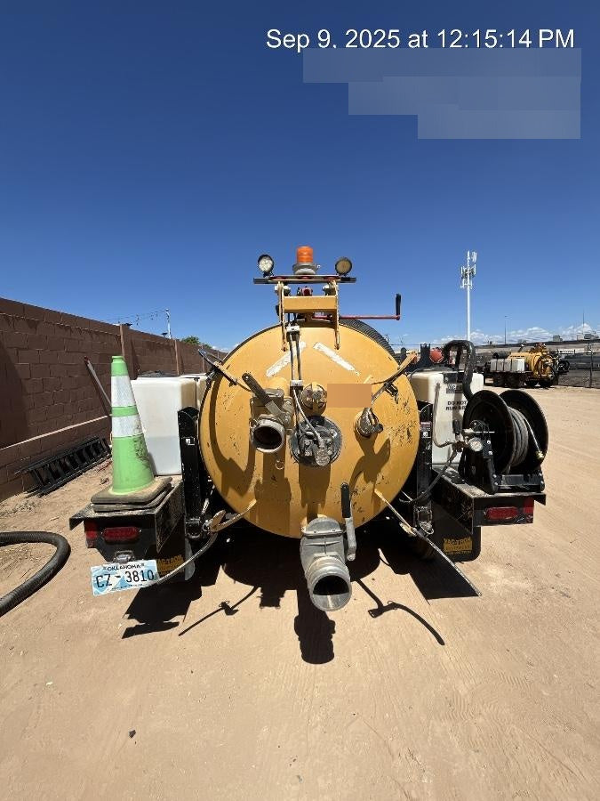 2020 Vac-Tron LP573XDT Tier 4 Kohler Diesel Engine, 500 Gallon Debris Tank w/ Hydraulic Tilt, two (2) 100 Gallon Water Tanks, Low Profile Torsion Axles (12,000 GVWR), Manual Jack Trailer