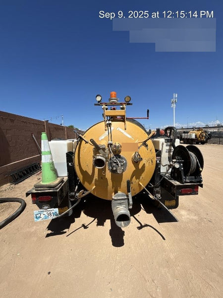 2020 Vac-Tron LP573XDT Tier 4 Kohler Diesel Engine, 500 Gallon Debris Tank w/ Hydraulic Tilt, two (2) 100 Gallon Water Tanks, Low Profile Torsion Axles (12,000 GVWR), Manual Jack Trailer