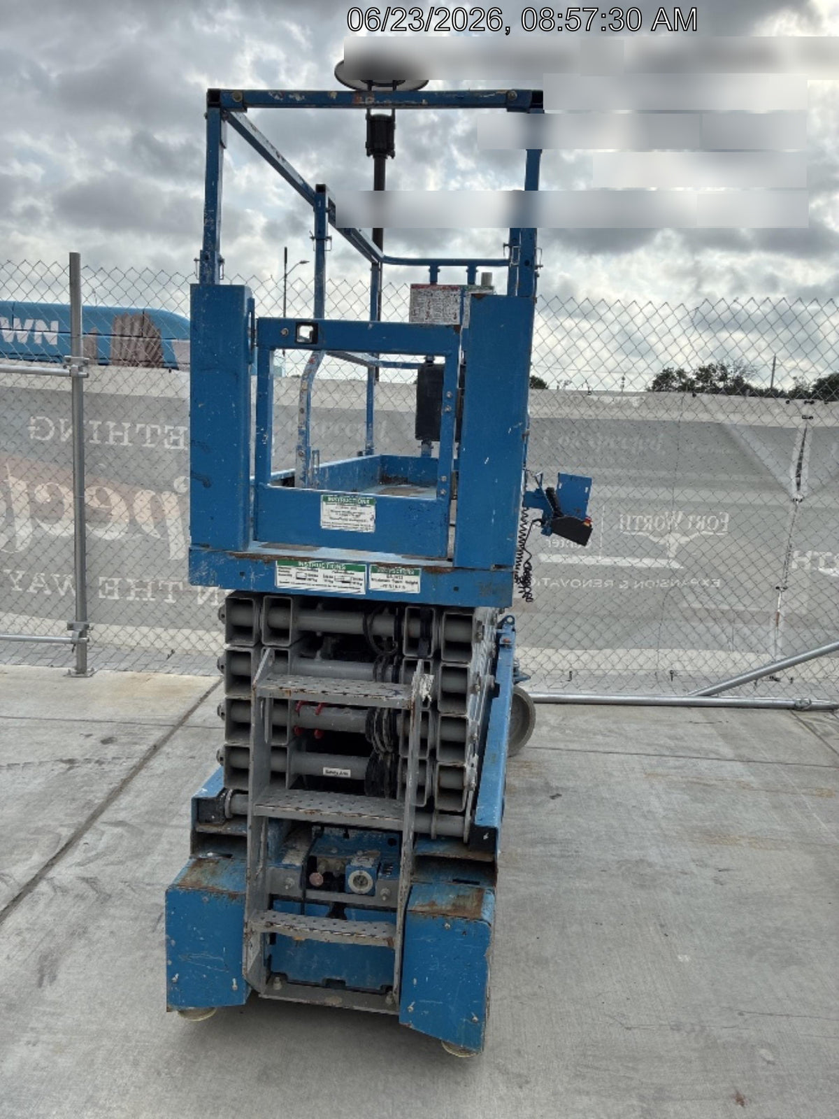 2018 Genie GS-3232 Genie GS3232 Lift w/Folding Rails and Swing Gate