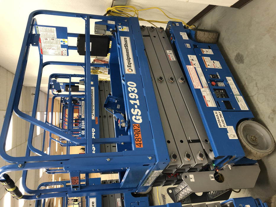 2019 Genie GS-1930 Half Height Swing Gate, 800W Inverter