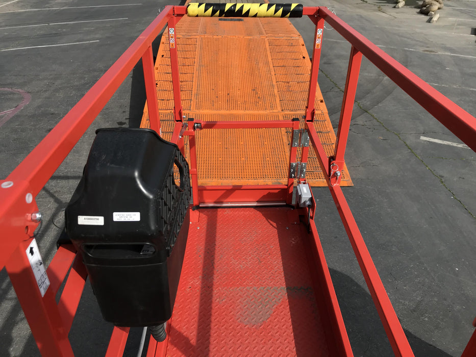 2020 Skyjack SJIII-3219 Solid NM Tires, Half height spring hinged entry gate, Dual Beacons, 800W Inverter