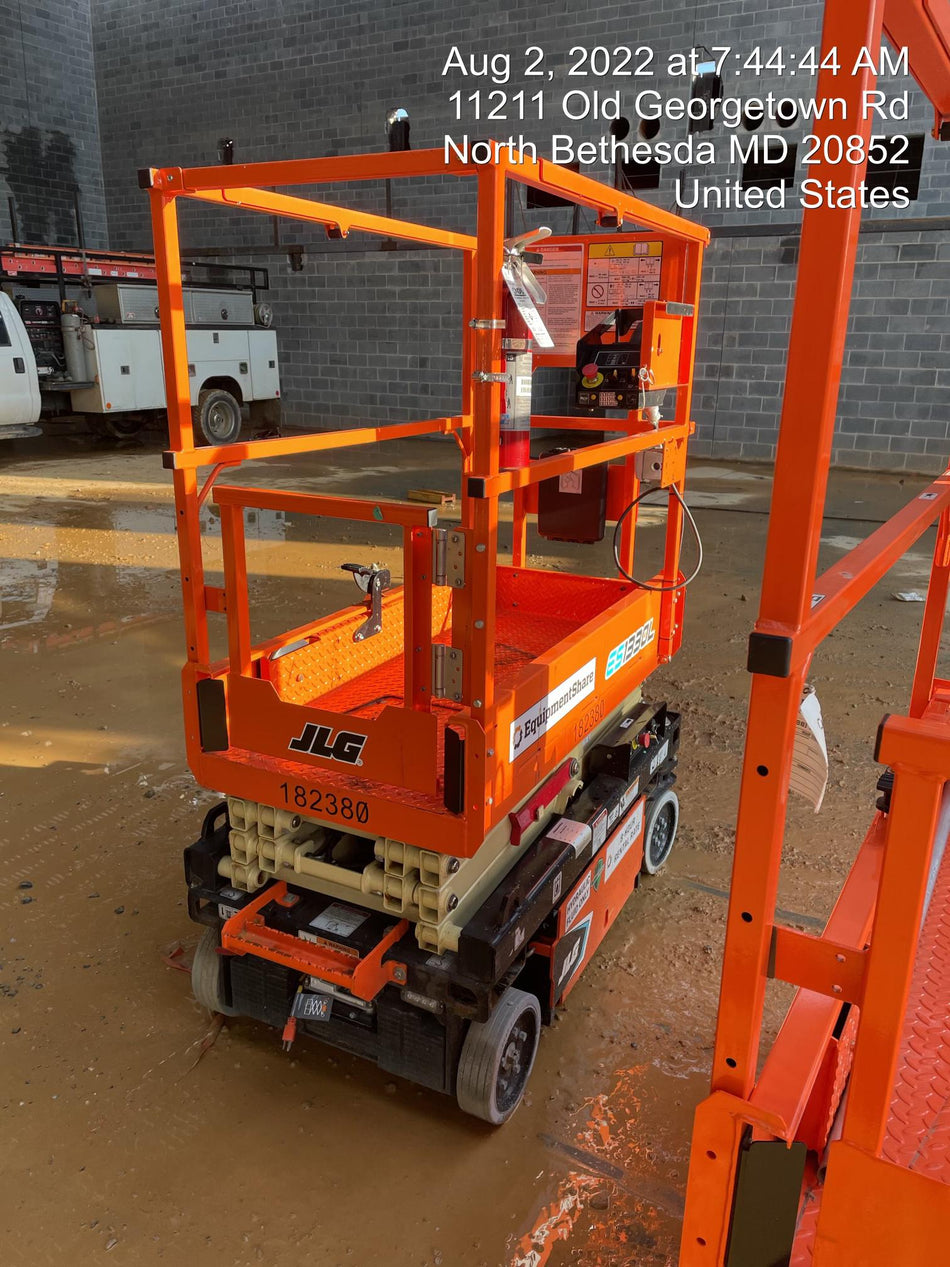 2021 JLG ES1330L