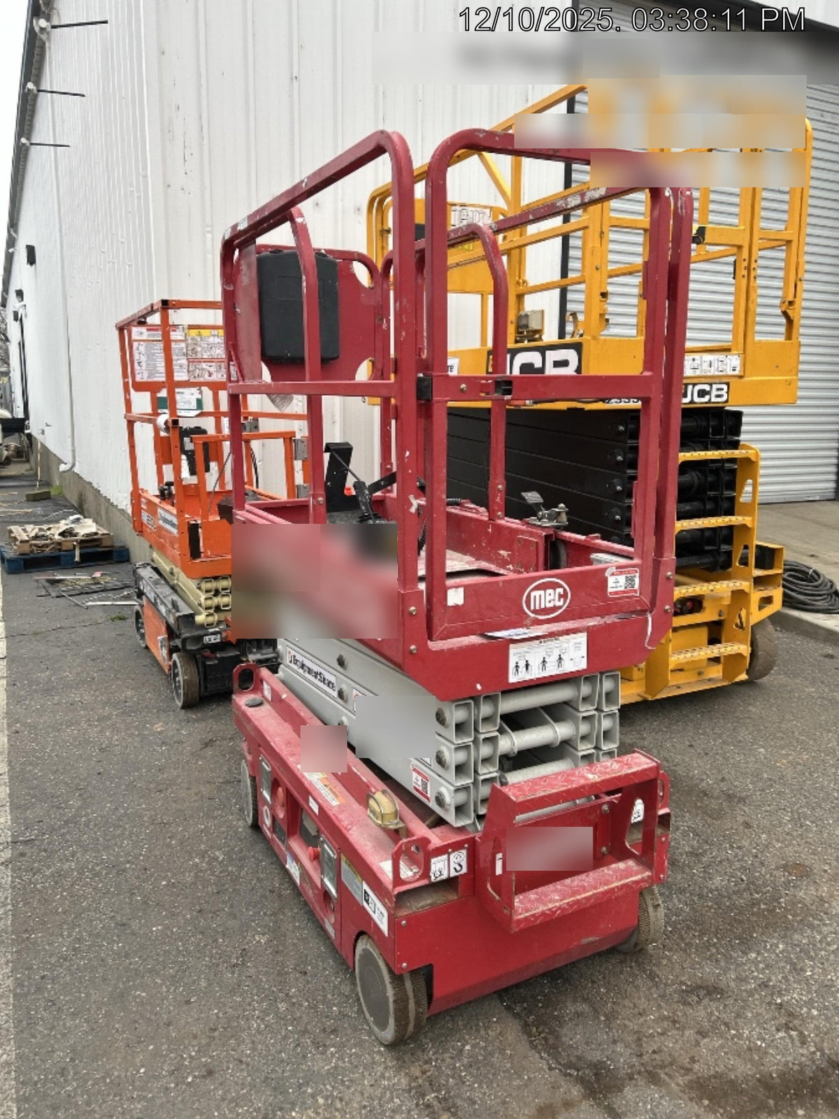 2020 MEC 1330SE Solid NM Tires, Steel Swing out Doors, LCS, Beacon, 900W Inverter