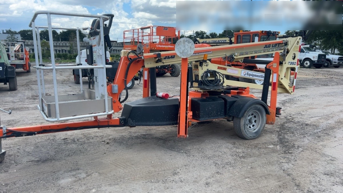 2022 JLG T350