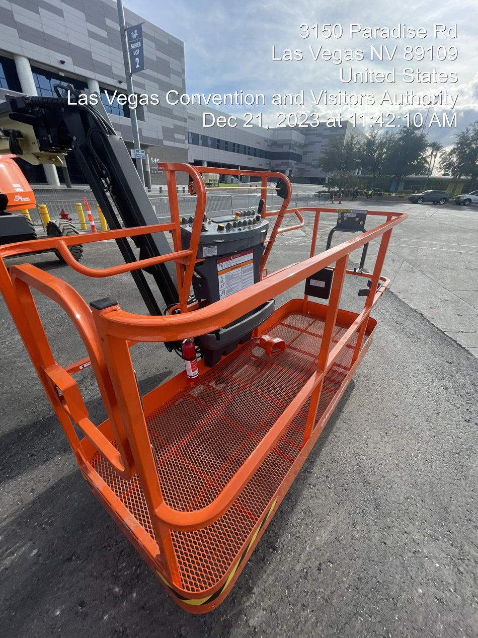 2023 JLG 660SJ