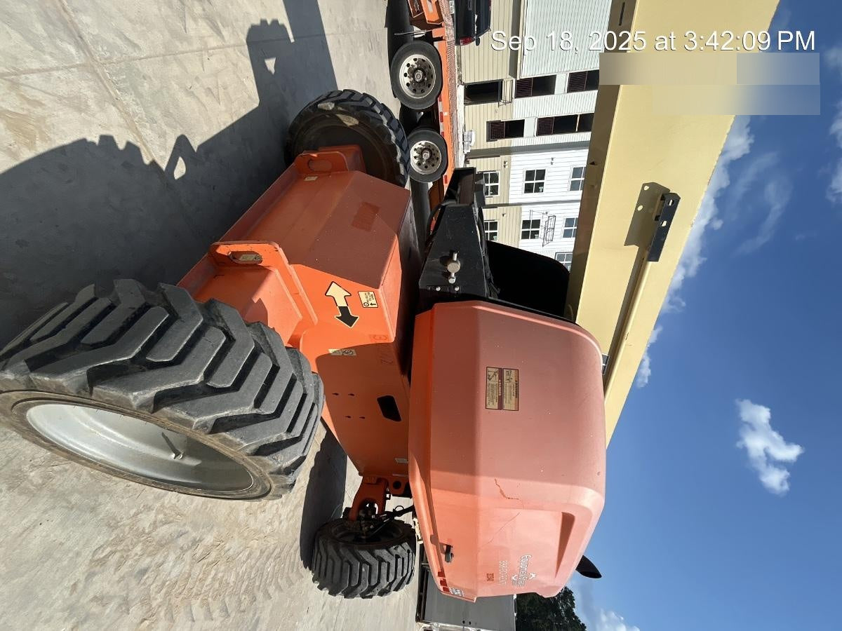 2019 JLG 660SJ