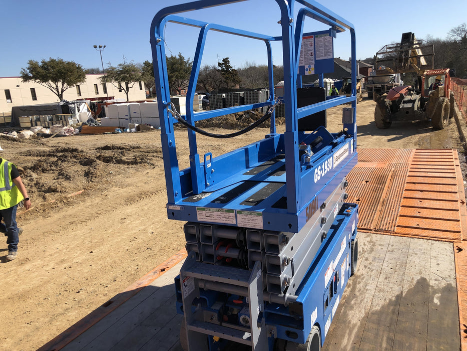 2019 Genie GS-1930 Fixed Rails with Chain Entry