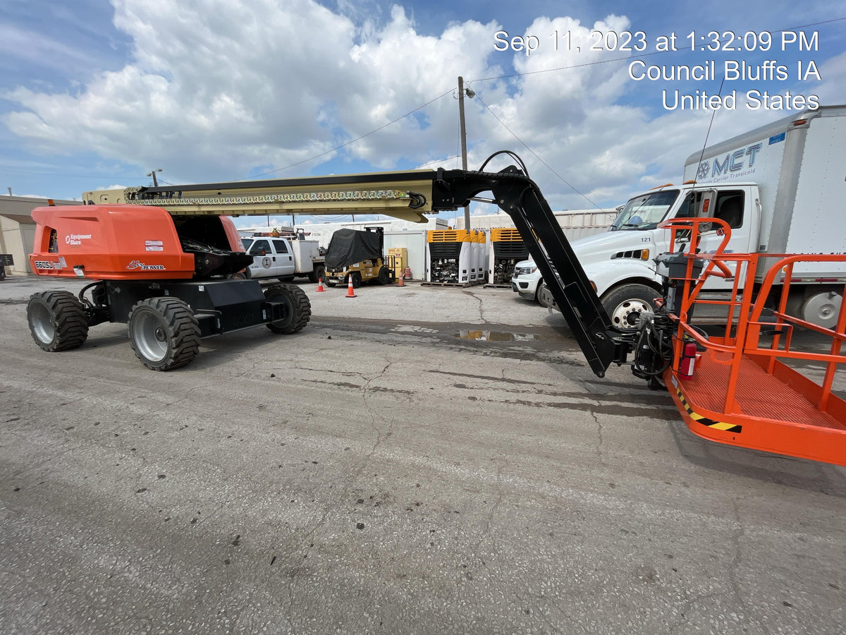 2023 JLG 660SJ