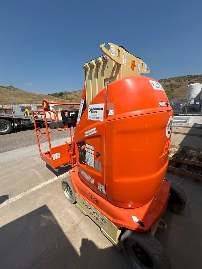 2022 JLG 26E