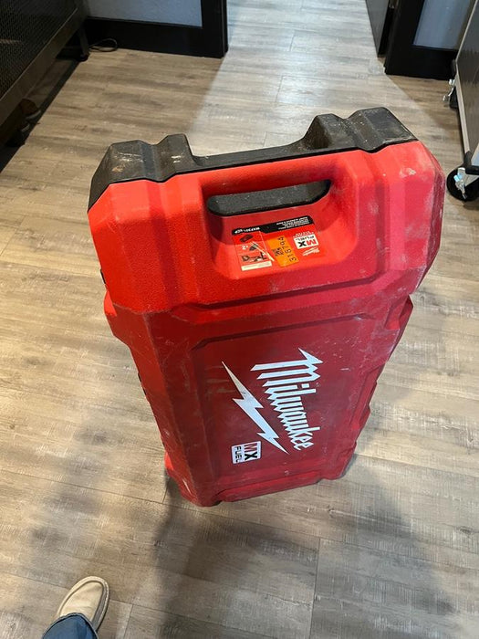 2023 MILWAUKEE MXF301-2CP