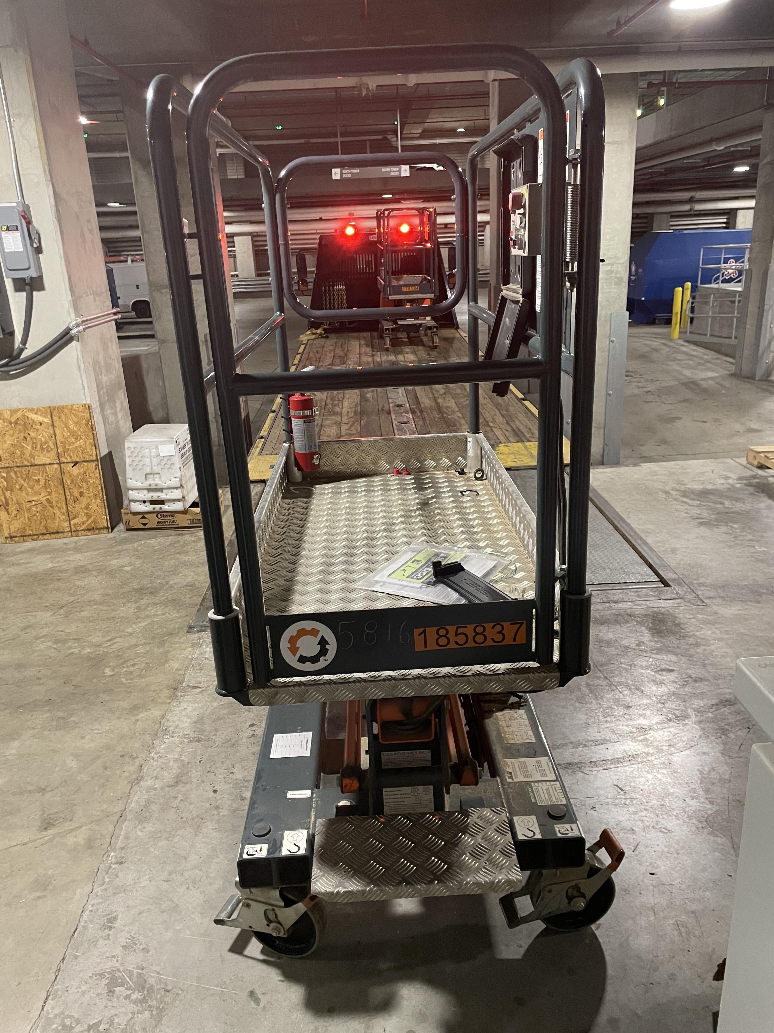 2021 JLG 1030P