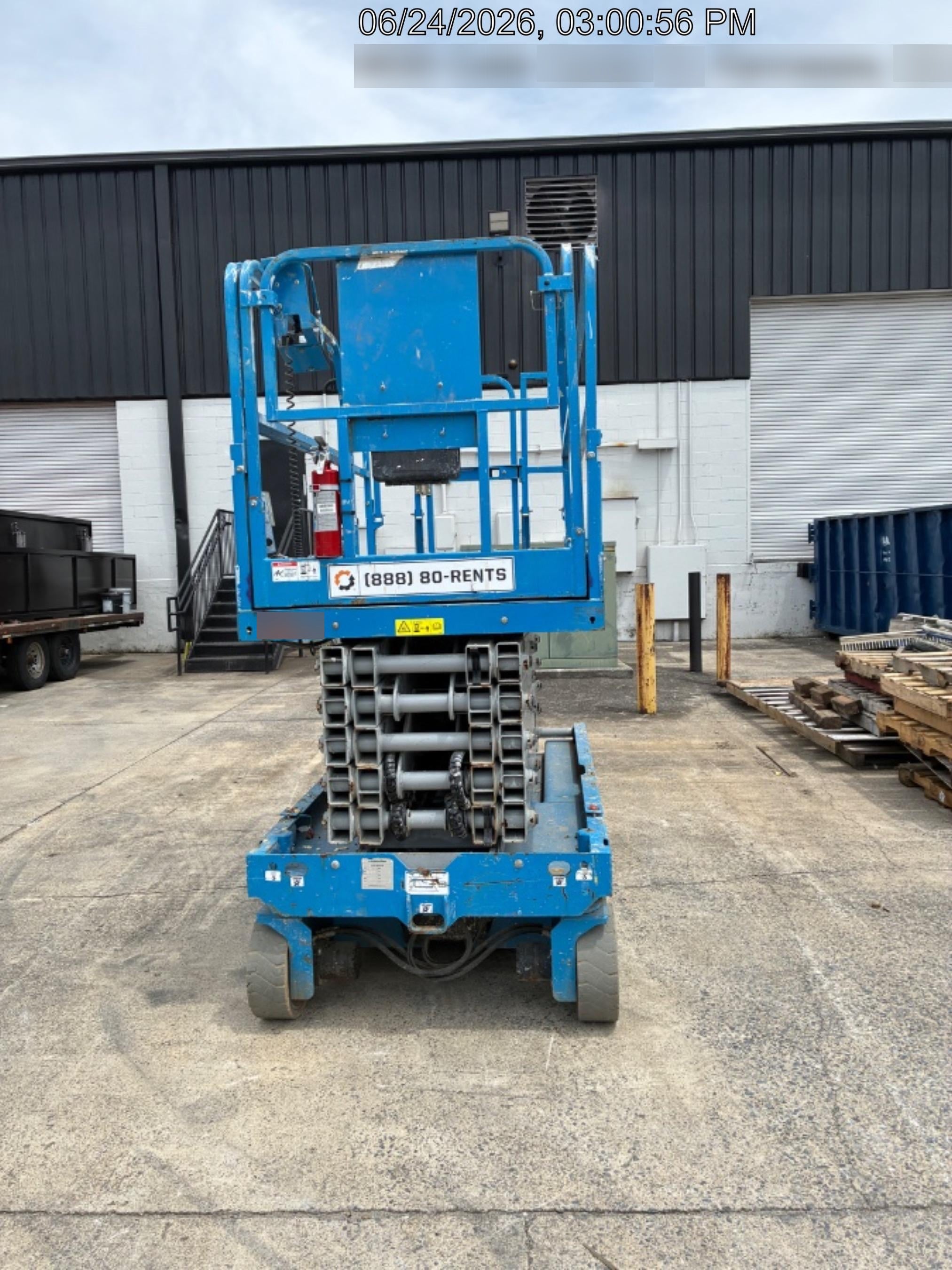 2019 Genie GS-4047 Folding rails with half height swing gate